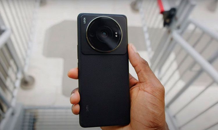 Смартфон Xiaomi 12S Ultra - "феноменальная камера", но есть и минусы